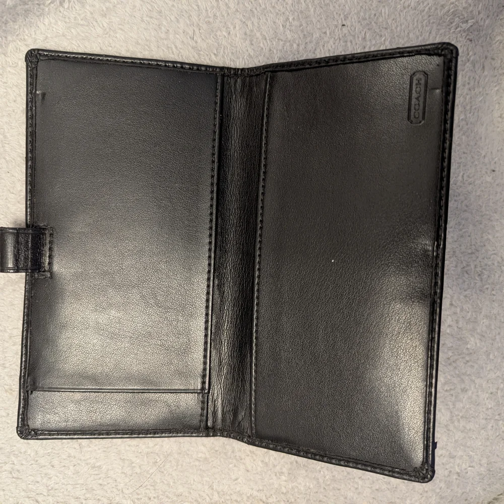 Coach Chequebook Wallet - Picture 4 of 6